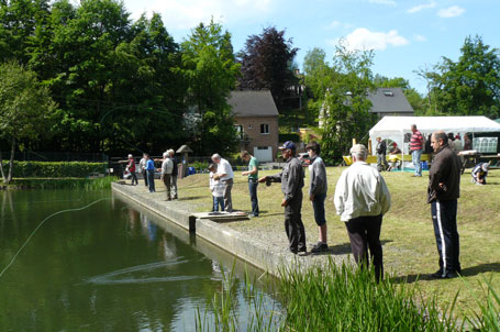 Pêche en fête 2010 à Verviers - Initiations de pêche à la mouche